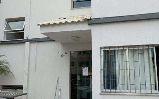 Alugo apartamento no bairro Campinas em São José – SC